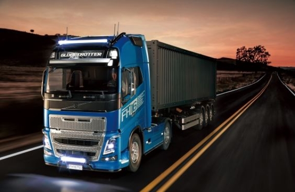 300056375 1:14 RC Volvo FH16 XL 750 4x2